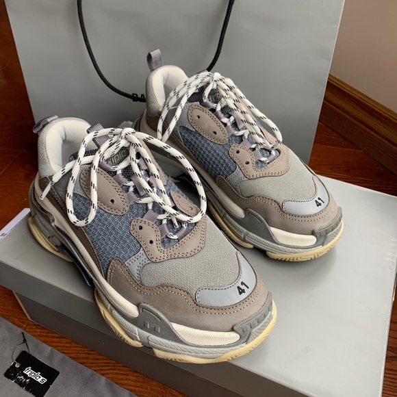 Balenciaga Triple S - Picture 2 of 5